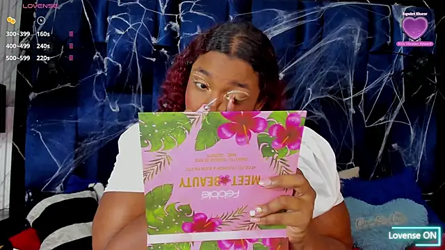 Snapshot of Alaia_Gutierrez chatting on October 16, 2025, 4:37 pm Alaia Gutierrez online show from October 16, 2025, 4:37 pm