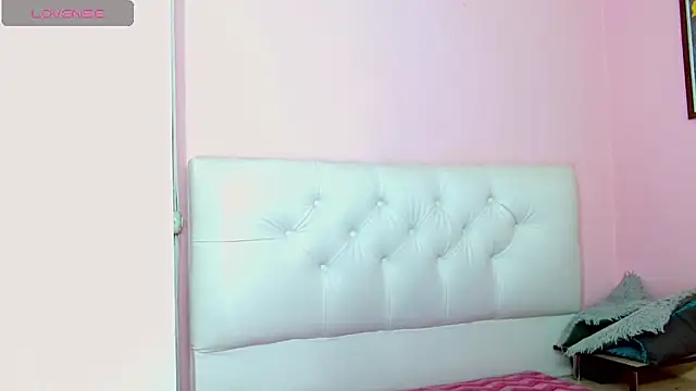 x isabella x online show from March 4, 2026, 7:21 pm