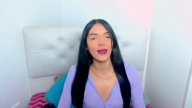 Snapshot of x_isabella_x chatting on August 5, 2026, 8:25 pm x isabella x online show from August 5, 2026, 8:25 pm