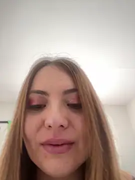 KatteAdams online show from September 11, 2025, 8:20 pm