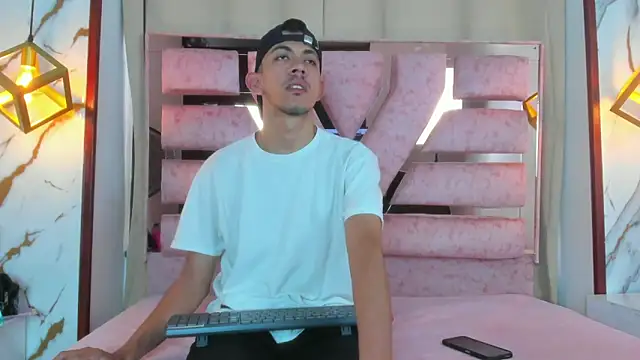 kameron and Nick online show from November 17, 2025, 8:02 pm