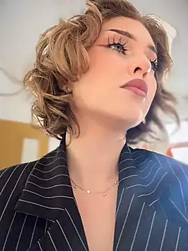 KellyKeler online show from April 4, 2026, 11:17 am