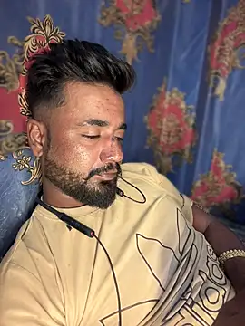 Munny6677 online show from November 24, 2025, 7:03 pm