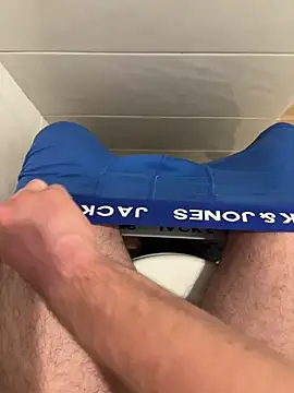 hugehairycock 98 online show from November 5, 2025, 4:10 pm