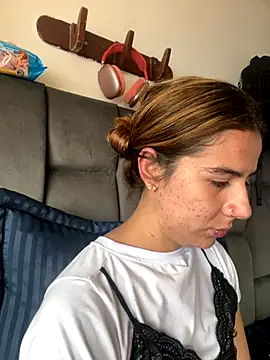 AllieYourGirl online show from November 14, 2025, 7:28 pm