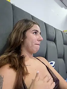 AllieYourGirl online show from April 17, 2026, 11:18 pm