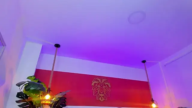 kitty sweeety  online show from April 15, 2026, 7:58 pm