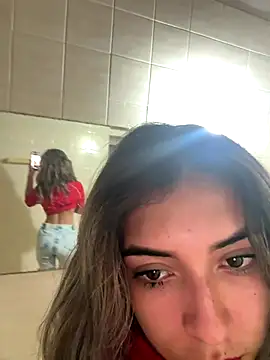 Snapshot of Kardashian12 chatting on October 23, 2025, 5:44 pm Kardashian12 online show from October 23, 2025, 5:44 pm