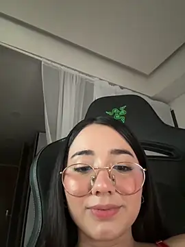 Michelle Zoe online show from November 30, 2025, 10:21 pm