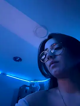 Michelle Zoe online show from October 13, 2025, 11:05 pm