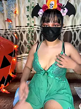 Snapshot of Ariana__Marie chatting on October 29, 2025, 1:15 am Ariana Marie online show from October 29, 2025, 1:15 am