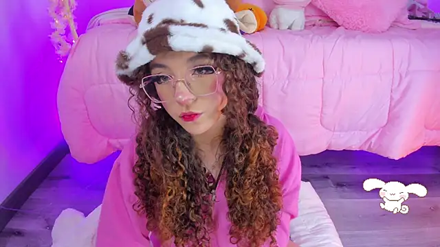 hannacutegod online show from November 25, 2025, 4:57 am