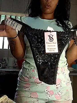 Fernanda30 online show from December 17, 2025, 5:18 pm