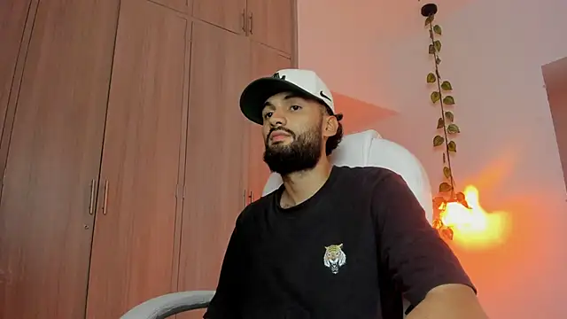 Snapshot of Ryan_Jackson_ chatting on September 9, 2025, 11:36 pm Ryan Jackson  online show from September 9, 2025, 11:36 pm