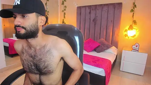 Snapshot of Ryan_Jackson_ chatting on October 31, 2025, 3:58 am Ryan Jackson  online show from October 31, 2025, 3:58 am