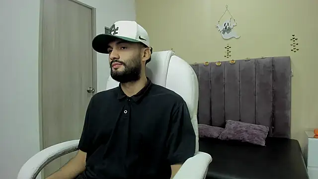 Snapshot of Ryan_Jackson_ chatting on October 27, 2025, 10:44 pm Ryan Jackson  online show from October 27, 2025, 10:44 pm