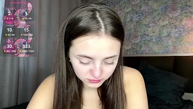 LoraDavi online show from April 16, 2026, 8:15 am