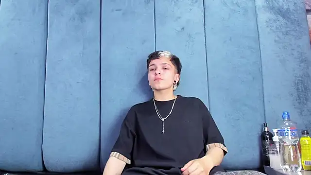 Megan Thompson  online show from April 16, 2026, 2:12 am