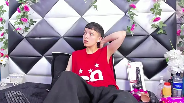 Megan Thompson  online show from October 1, 2025, 2:27 am