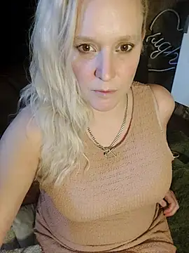 Bouncy-Bella28X online show from October 23, 2025, 11:09 am