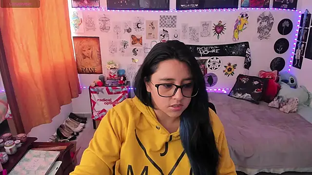 Cherry blush  online show from April 17, 2026, 9:06 pm