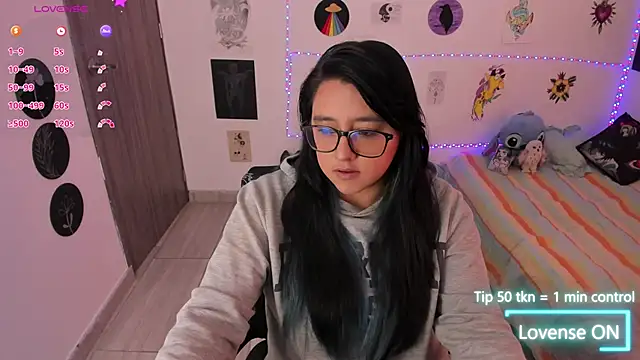 Snapshot of Cherry_blush_ chatting on June 9, 2026, 8:32 pm Cherry blush online show from June 9, 2026, 8:32 pm