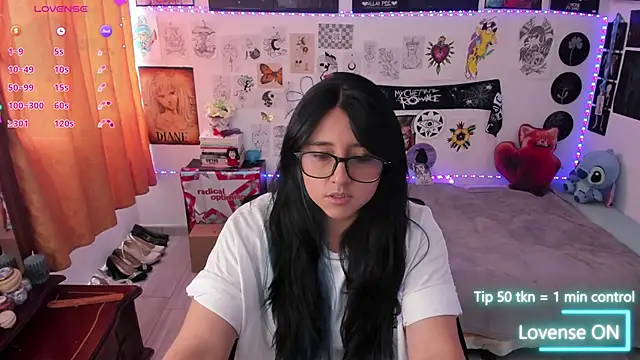 Snapshot of Cherry_blush_ chatting on May 6, 2026, 8:57 pm Cherry blush online show from May 6, 2026, 8:57 pm