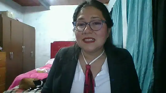 scarlett widow  online show from November 18, 2025, 1:32 am