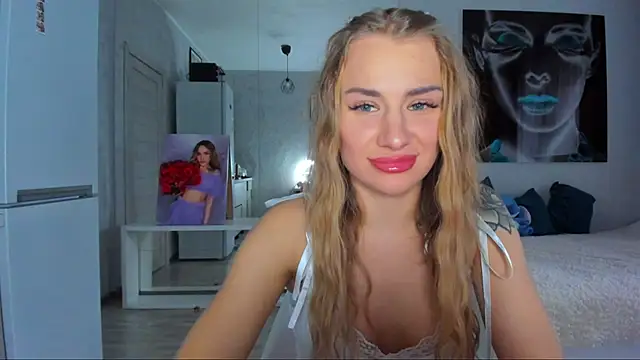 Snapshot of MashaFromRussia__ chatting on October 14, 2025, 10:16 am MashaFromRussia   online show from October 14, 2025, 10:16 am