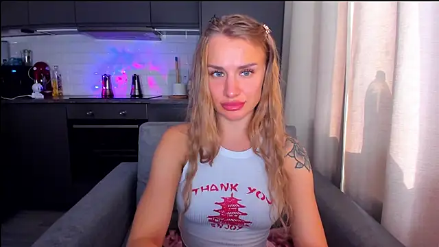 Snapshot of MashaFromRussia__ chatting on September 14, 2025, 7:53 am MashaFromRussia   online show from September 14, 2025, 7:53 am