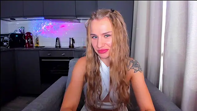 Snapshot of MashaFromRussia__ chatting on September 15, 2025, 7:42 am MashaFromRussia   online show from September 15, 2025, 7:42 am