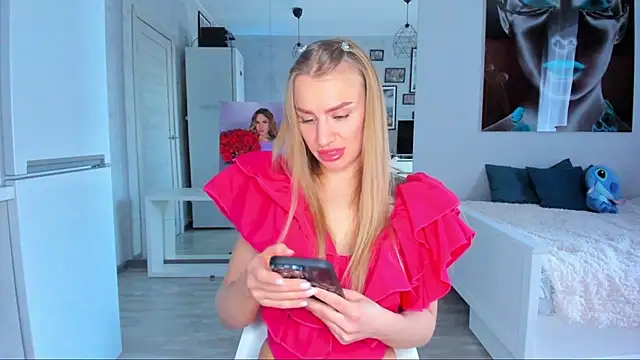 Snapshot of MashaFromRussia__ chatting on October 19, 2025, 8:50 am MashaFromRussia   online show from October 19, 2025, 8:50 am