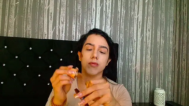 Alicee Moonn online show from April 17, 2026, 7:06 pm