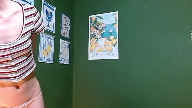 Roxiehood online show from October 26, 2025, 2:45 am