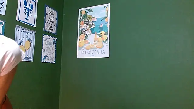 Roxiehood online show from November 11, 2025, 1:44 am