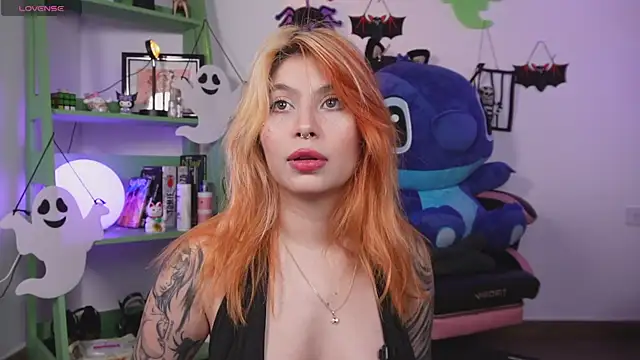 YunoRose  online show from November 2, 2025, 3:33 am