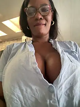 Snapshot of Bustykeyla chatting on August 1, 2026, 9:24 pm Bustykeyla online show from August 1, 2026, 9:24 pm