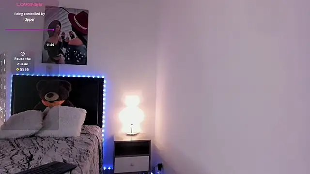  alana grey  online show from February 11, 2026, 5:13 pm