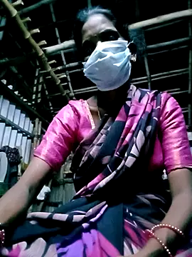 Snapshot of Tamilauntyhot chatting on September 15, 2025, 5:02 pm Tamilauntyhot online show from September 15, 2025, 5:02 pm