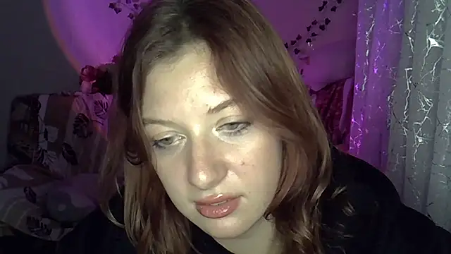 Lily Ember online show from November 28, 2025, 6:19 pm