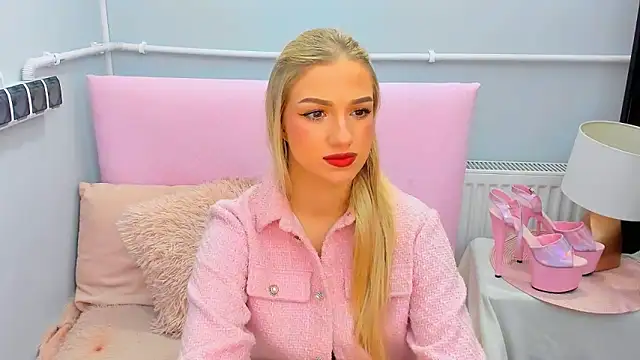 EvetteRose online show from October 29, 2025, 5:01 pm