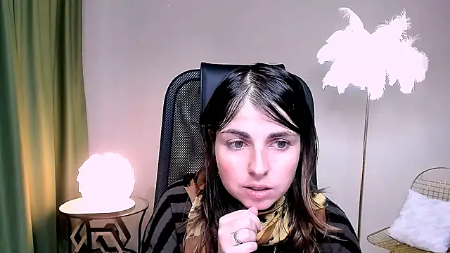 MartaEdams online show from November 19, 2025, 6:24 am