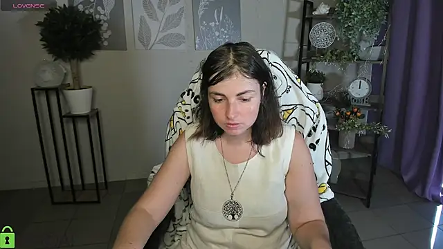 Snapshot of MartaEdams chatting on July 15, 2026, 5:14 am MartaEdams online show from July 15, 2026, 5:14 am