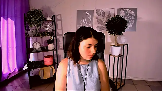 Snapshot of MartaEdams chatting on June 12, 2026, 5:27 am MartaEdams online show from June 12, 2026, 5:27 am
