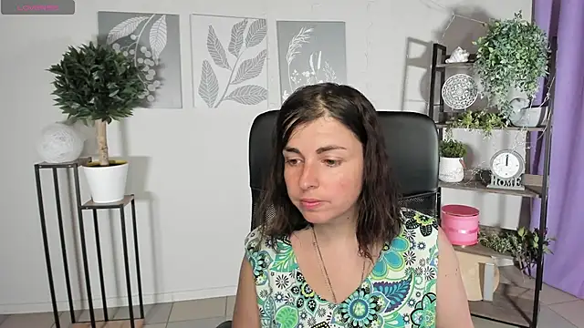 Snapshot of MartaEdams chatting on June 20, 2026, 5:23 am MartaEdams online show from June 20, 2026, 5:23 am