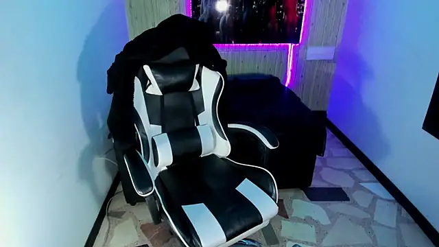 Snapshot of miaa_scott7 chatting on February 10, 2026, 10:42 pm miaa scott7 online show from February 10, 2026, 10:42 pm