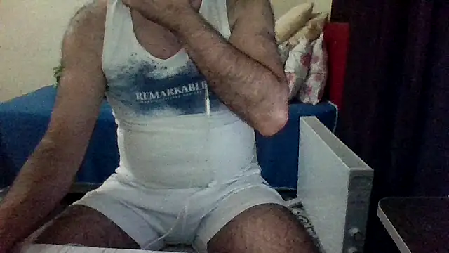 Snapshot of st206boy chatting on October 21, 2025, 12:43 am st206boy online show from October 21, 2025, 12:43 am