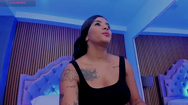 SelenaStonne online show from September 23, 2025, 7:43 pm