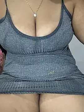 Snapshot of jadeamourim__ chatting on May 27, 2026, 1:37 am jadeamourim online show from May 27, 2026, 1:37 am