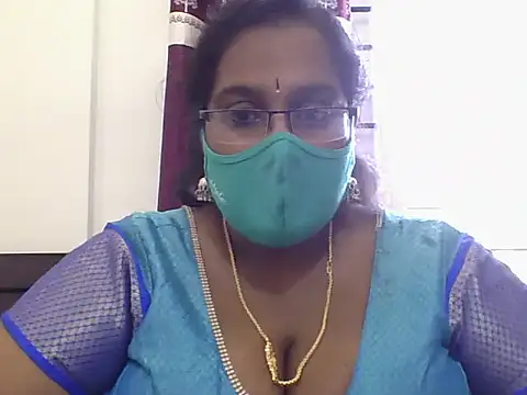 Snapshot of Reena-gowda chatting on September 18, 2025, 6:16 am Reena-gowda online show from September 18, 2025, 6:16 am